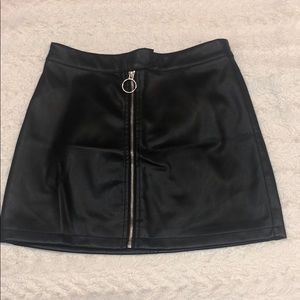 BLACK LEATHER SKIRT WITH SILVER DETAILING